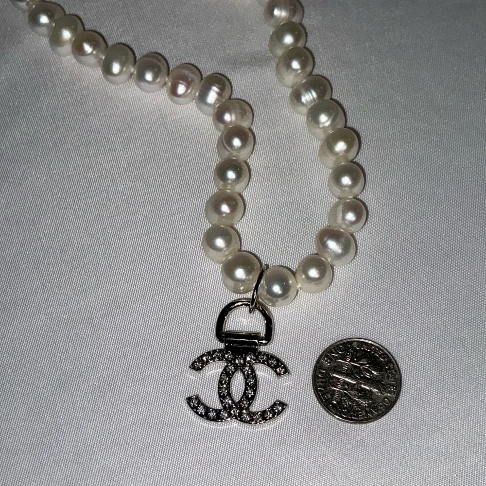 Pearl Necklace with Silver Charm Chanel - Picture 7 of 7